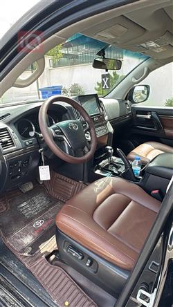 تويوتا لاندكروزر